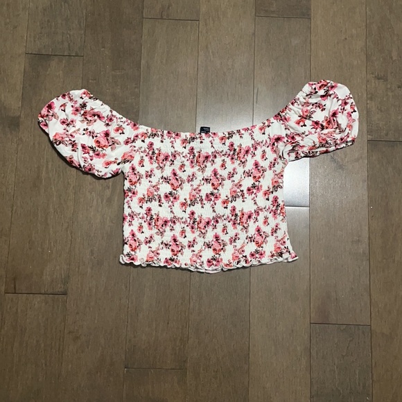 Floral puff sleeve crop top - Picture 4 of 5
